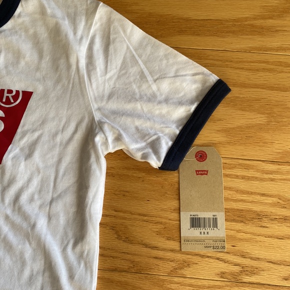 Levi's Boys' Classic Batwing T-Shirt - Picture 9 of 13